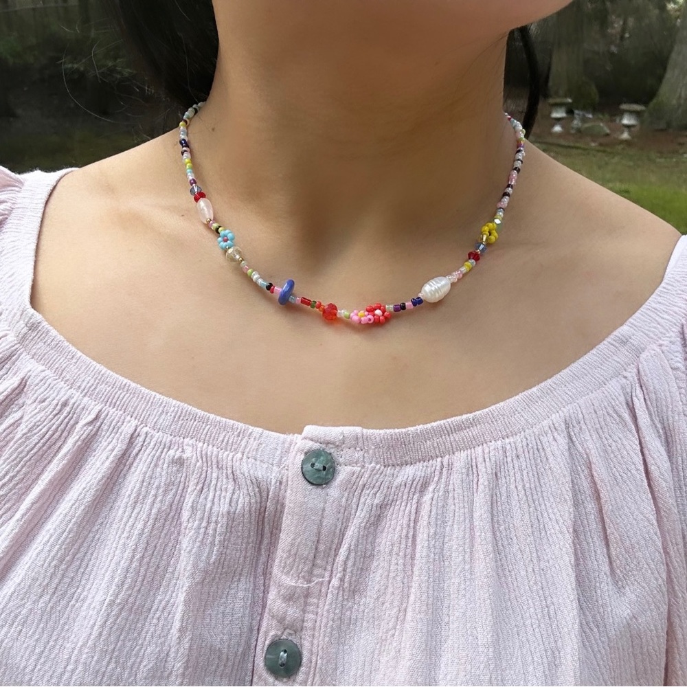 Beaded daisy necklace, multicolored rainbow necklace,seed bead necklace,
